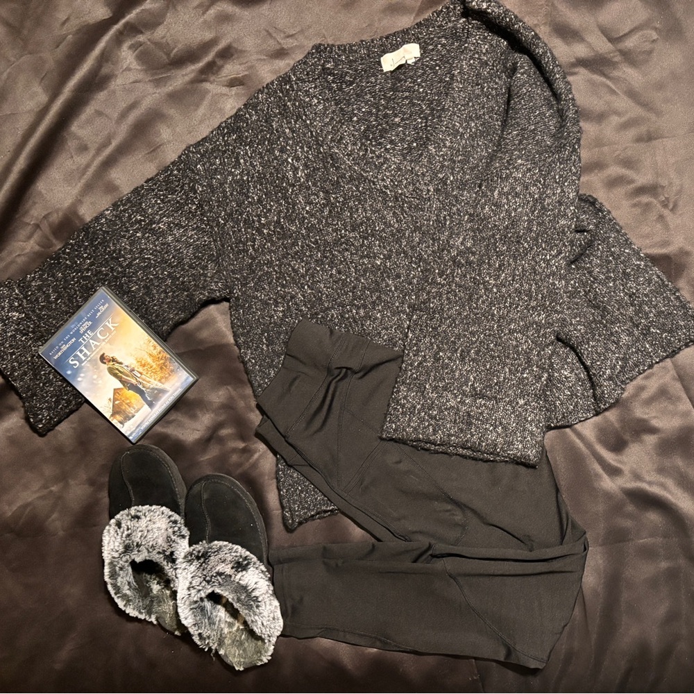 Anthropologie Oversize Cozy V-Neck Sweater